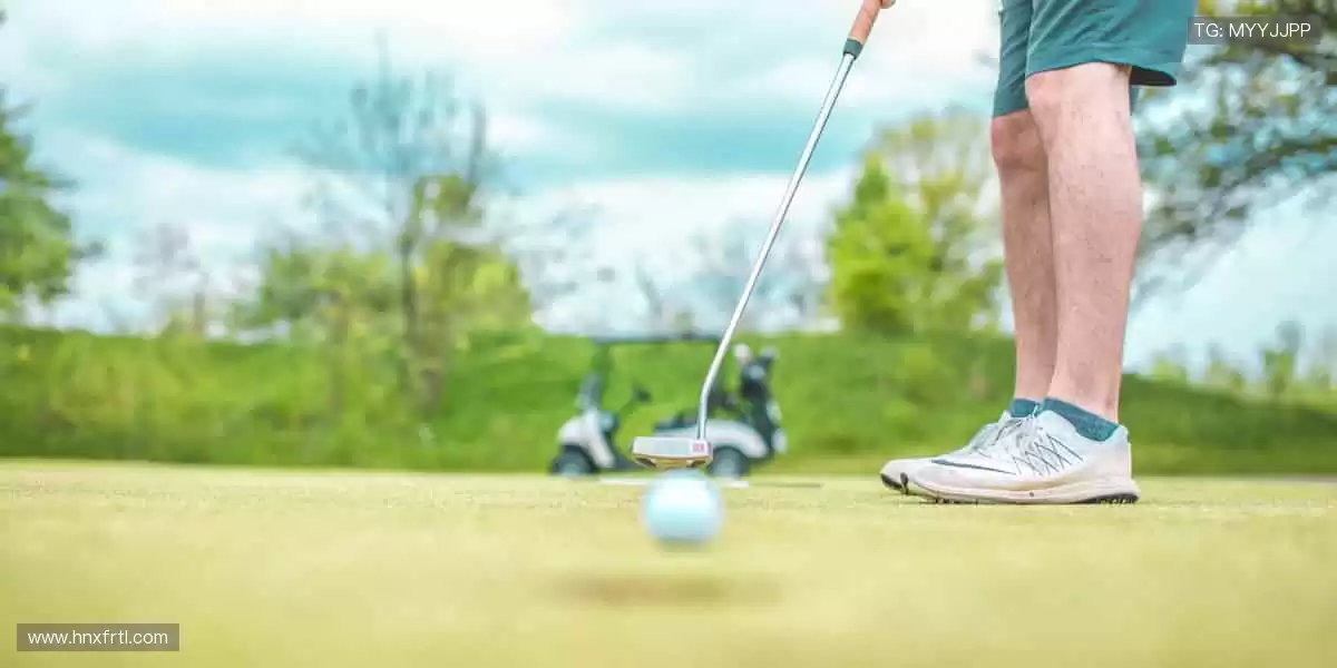 📱边看边聊，与全球球迷共享精彩时刻！💬